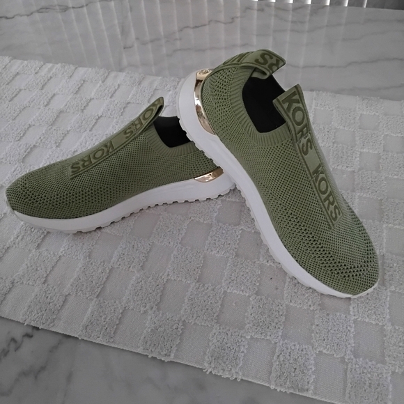 Michael Kors Women's BODIE Slip-On Sneakers. NWT - Picture 1 of 5